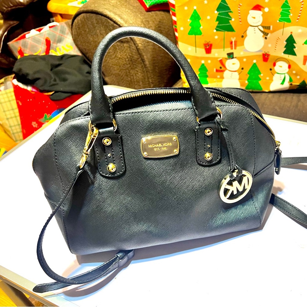Micheal Kors black leather hand bag